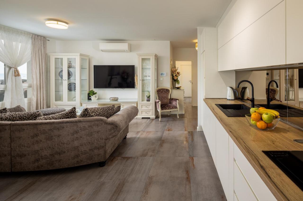 Luxury Apartment Azure Split Exterior photo